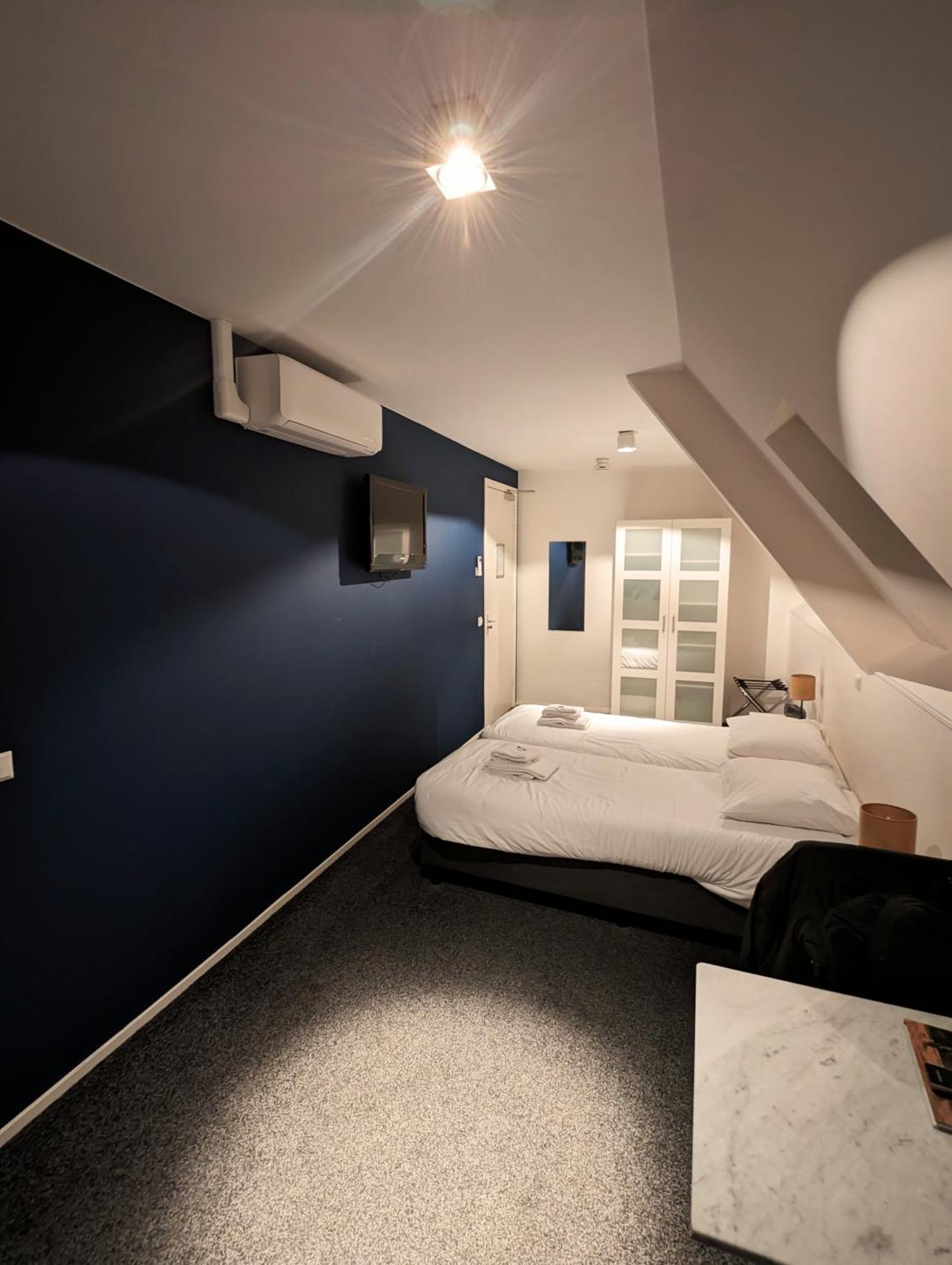 1851 Bar - - Cinema Hotel Wijk bij Duurstede
